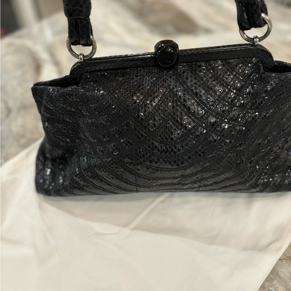 Extremely rare limited edition Bottega Snakeskin kisslock bag - Picture 9 of 11